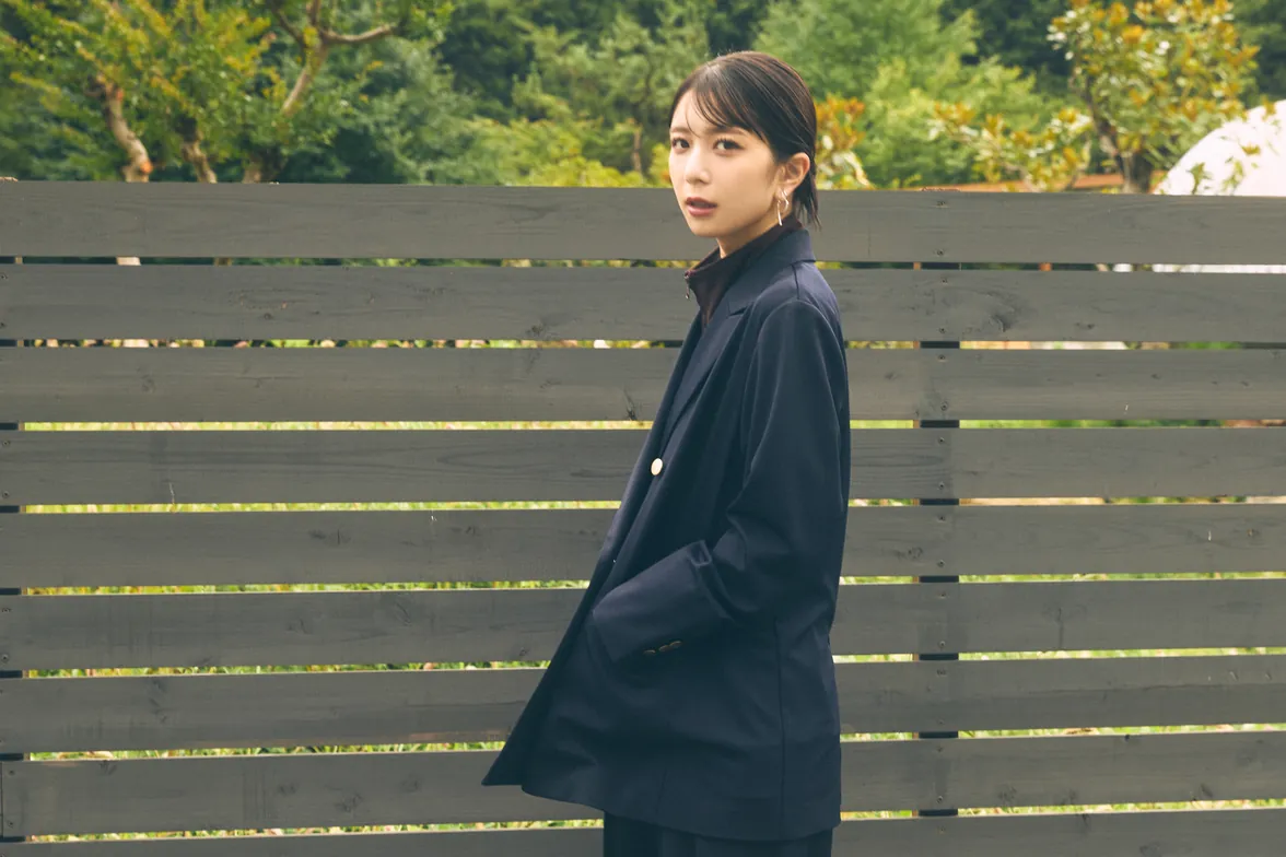 LOOK 02