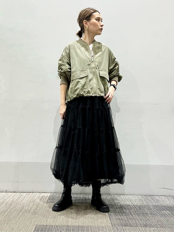 クラシカルなダブルボタンのジャケットでコーデをピリッと引き締め | 23度 服装