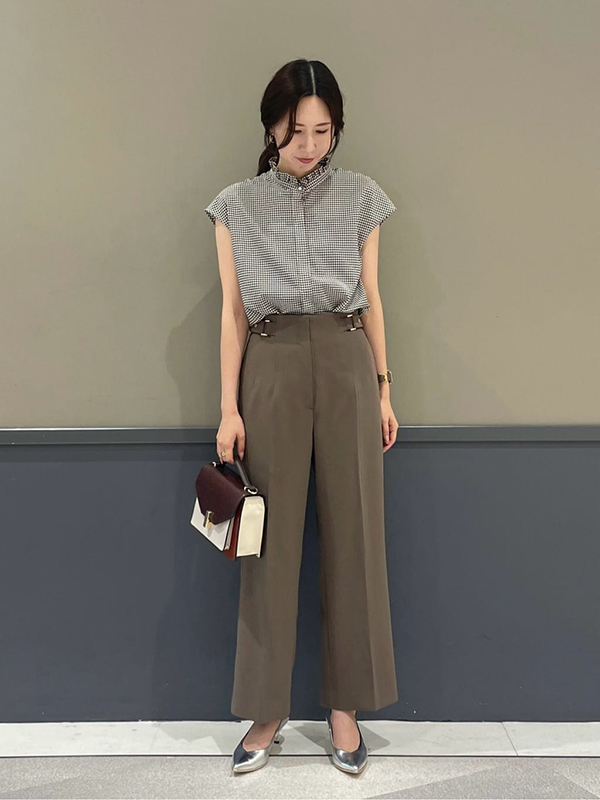 風通しが良いシアーシャツならデニムスタイルも女性らしく快適に | 23度 服装