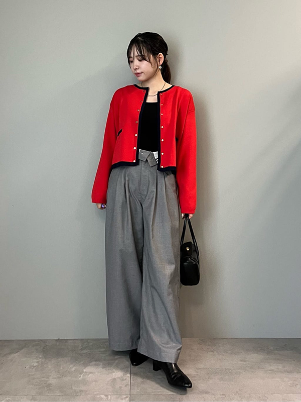 ビッグシルエットのデニムジャケット×Iラインスカートで春色メリハリコーデ | 23度 服装