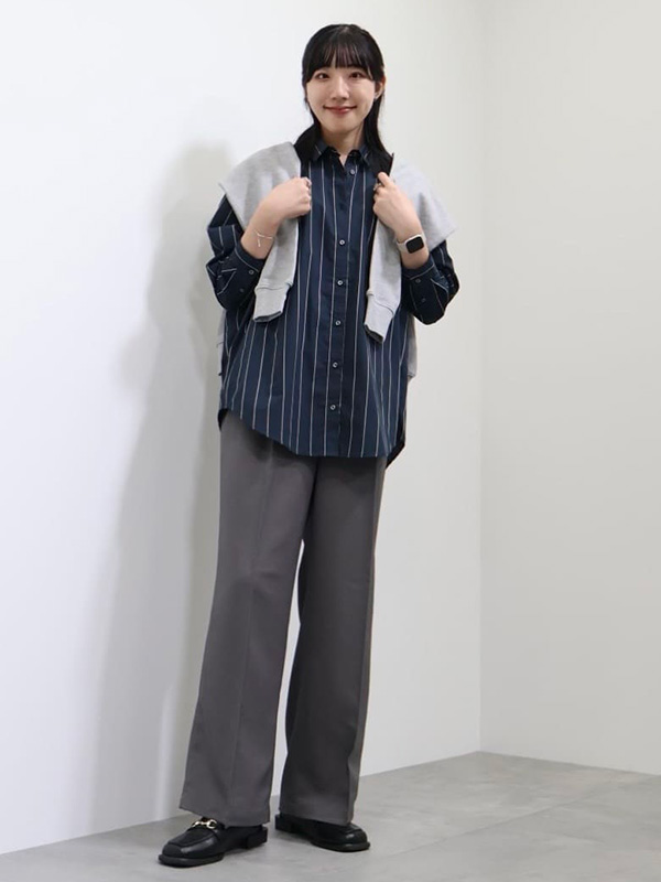 ピンストライプのマニッシュシャツですっきりシャープなコーデに| 気温10度　服装