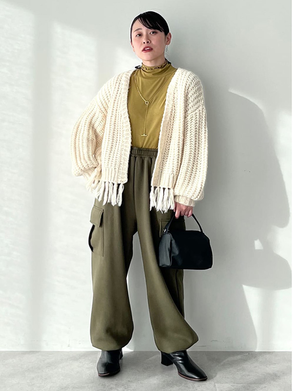 ざっくり羽織って即おしゃれが叶う秋カラーのカーディガンコーデ | 14度 服装