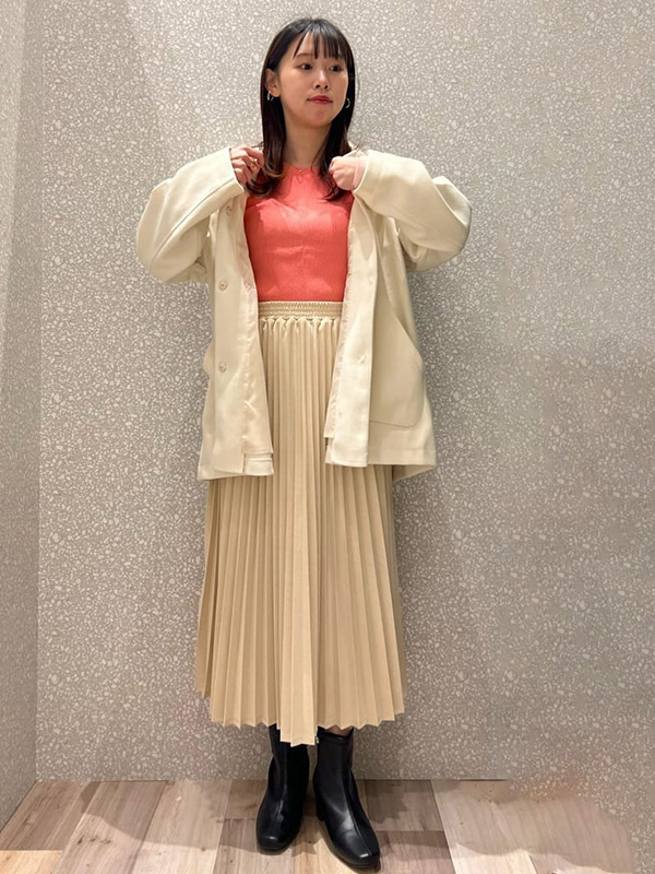 あったか素材×明るめカラーで快適さと春を意識した装いに | 14度 服装