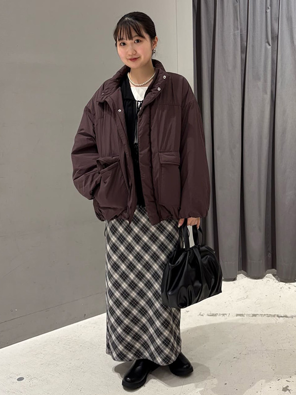 ボリュームアウター×Iラインスカートの美バランススタイル | 気温10度 服装