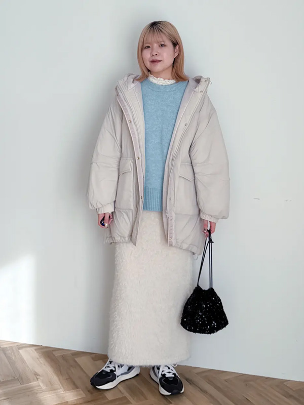 ボリュームコート×Iラインスカートのトレンドバランスコーデ | 14度 服装