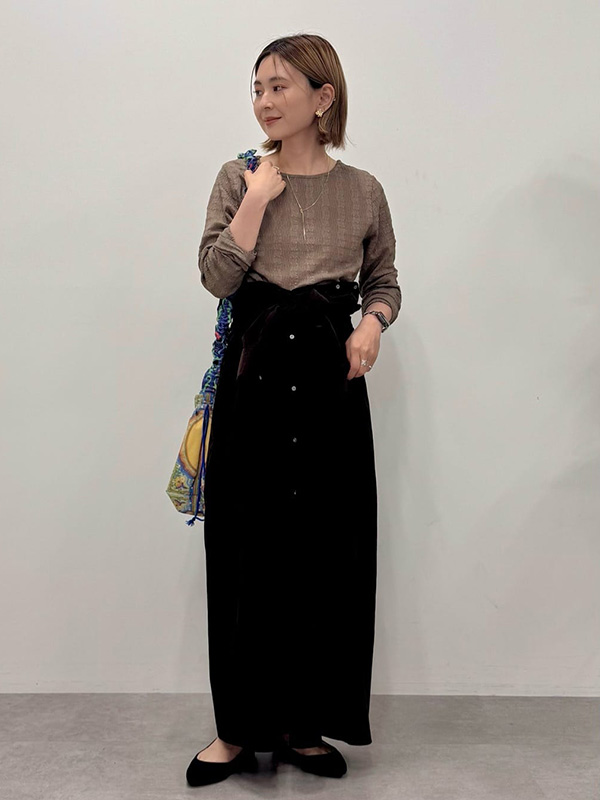 シャツワンピースの手軽な洒落見せ着こなしアレンジ | 17度 服装