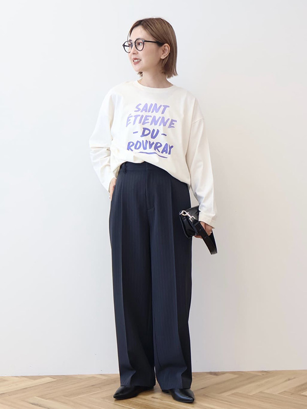 カジュアルロンTはきれいめパンツで遊び心ある大人スタイルに | 17度 服装