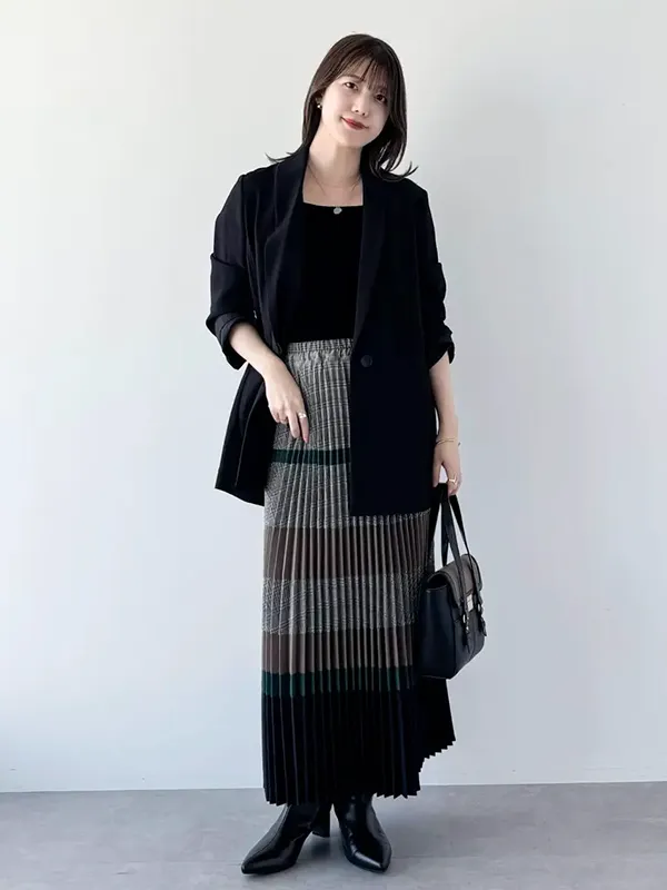 ジャケット×5分袖トップスの秋レイヤードでこなれ顔 ｜気温17度の服装まとめ！最高/最低17度別のおすすめコーデ【2026最新】｜ストライプクラブ