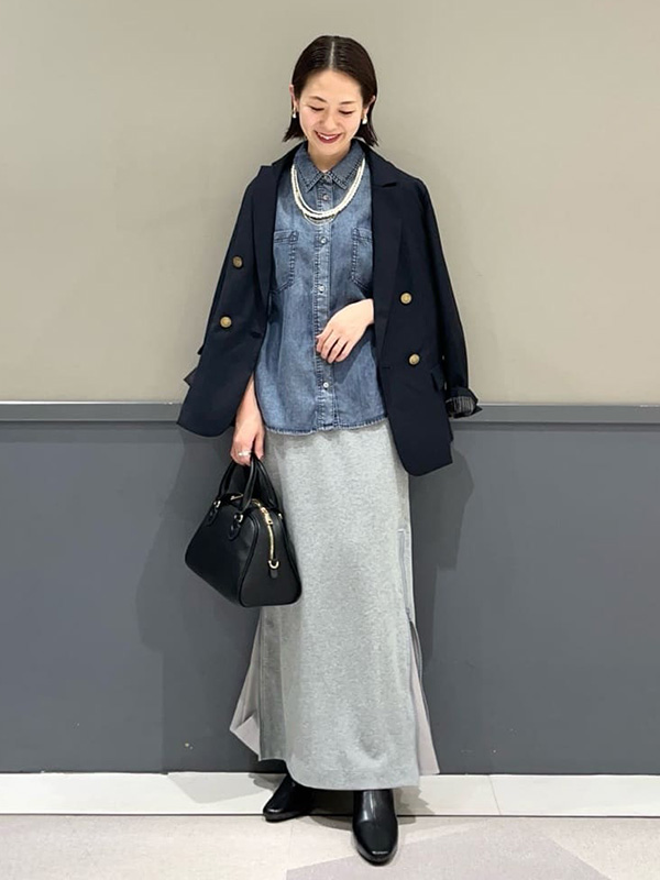 カジュアルコーデがグッと引き締まる上品ネイビージャケット | 17度 服装