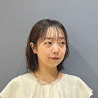 mitsu 身長160cm ｜気温23度の服装はコレ！最高/最低23度別の正解コーデ【2026年最新】｜ストライプクラブ