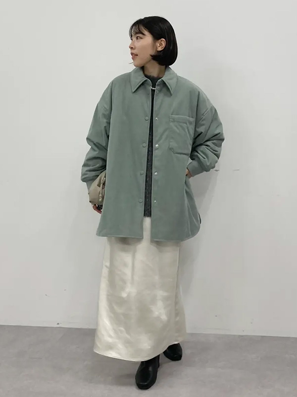 オーバーサイズジャケット×落ち感スカートのすっきりコーデ | 8度 服装