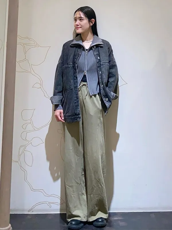 ③  レイヤードで立体感を出す | デニムジャケット コーデ