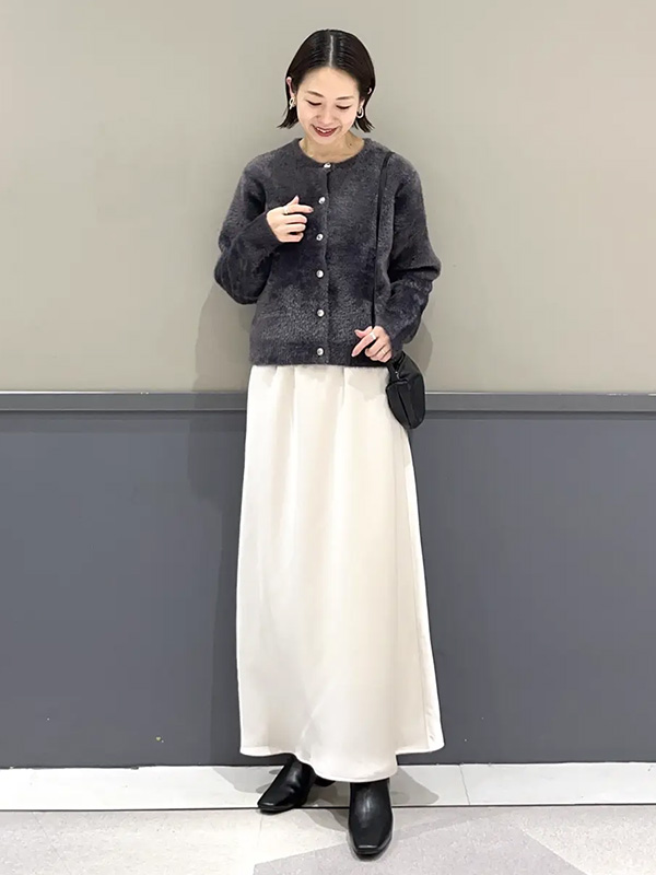 素材とカラーでスタイリッシュに魅せるシンプルモノトーン | モノトーンコーデ