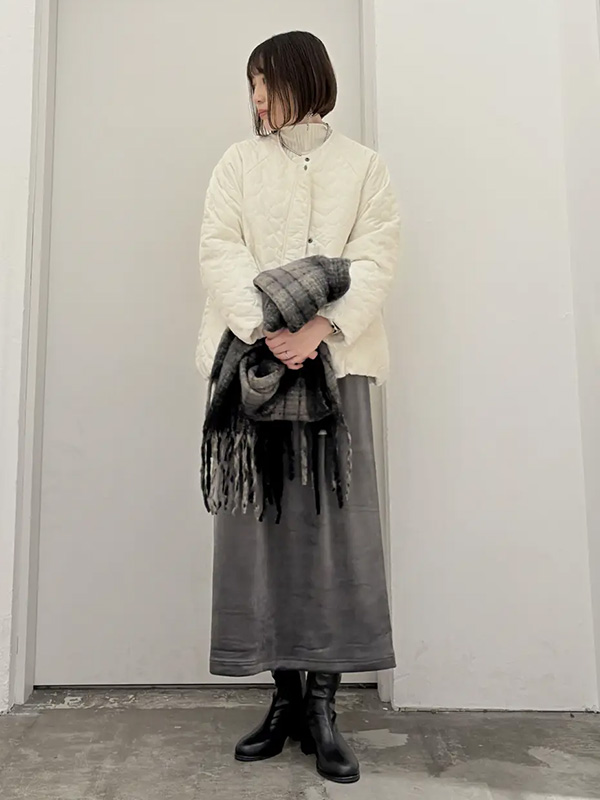 「白」の配置で印象をコントロールする | モノトーンコーデ