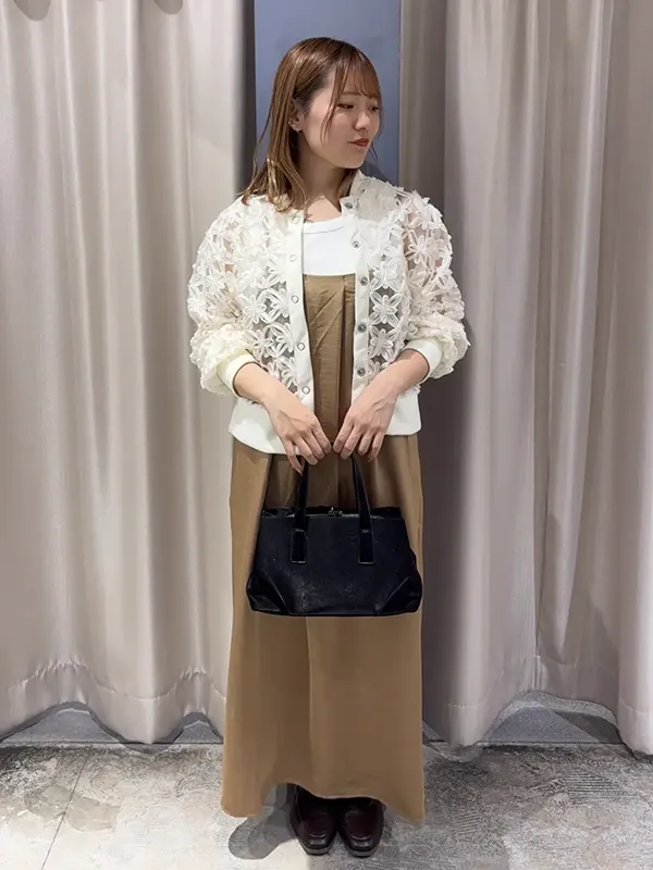 レースカーディガン＆シアープルオーバーで今っぽさ満点のキャミワンピースコーデ | 春 夏 ワンピース コーデ