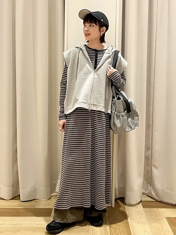 休日カジュアルにぴったりなカットソーワンピの旬レイヤード | 春 夏 ワンピース コーデ