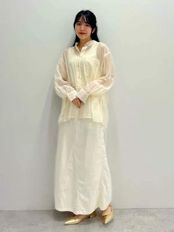 シンプルだけどこなれて見えるシアーシャツのワントーンスタイル | シアーシャツ