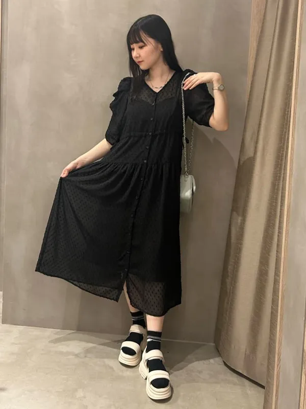 ドレスライクでオケージョンも任せられるブラックのシアーワンピース | シアーシャツ