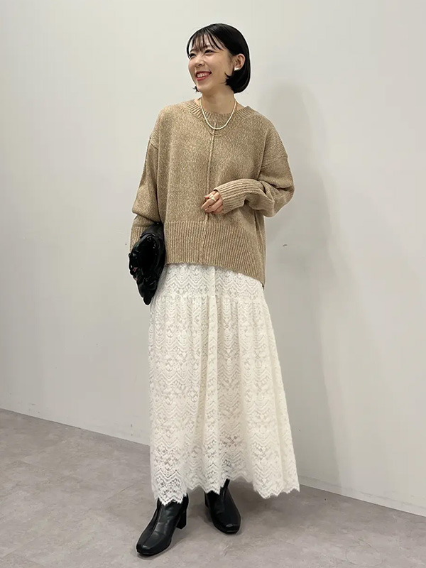 今シーズン注目のレースのロングスカートのきれいめコーデ | 冬服 レディース