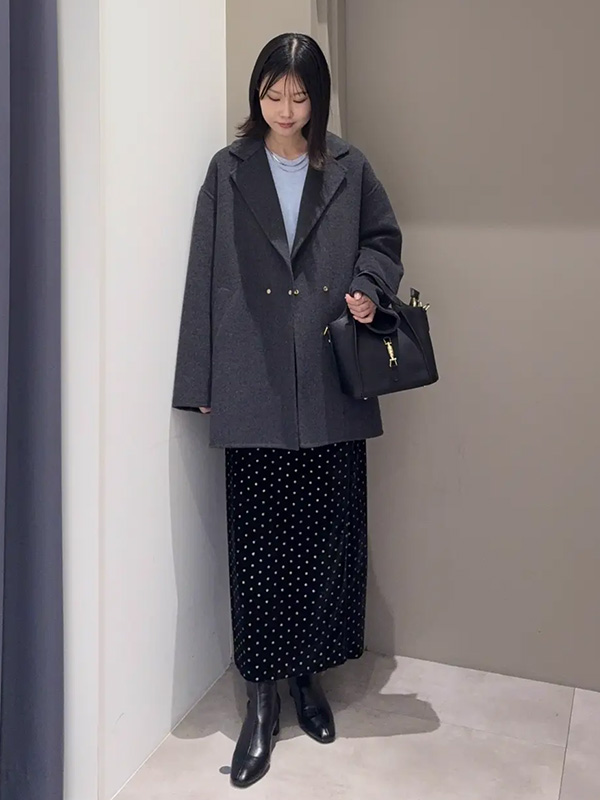 グリッタードット×ベロアのスカートで大人フェミニンなデートスタイル | 冬服 レディース