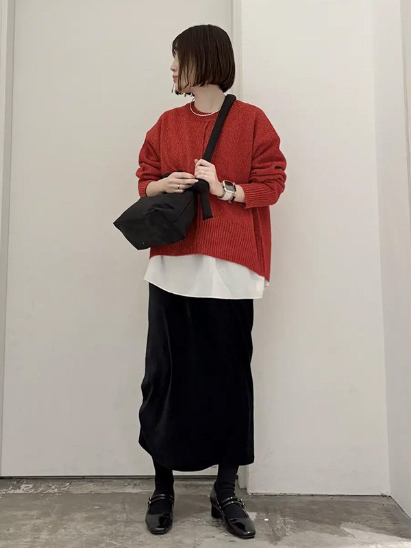 シャープさを引き立てるブラックのナロースカートのメリハリコーデ | 冬服 レディース