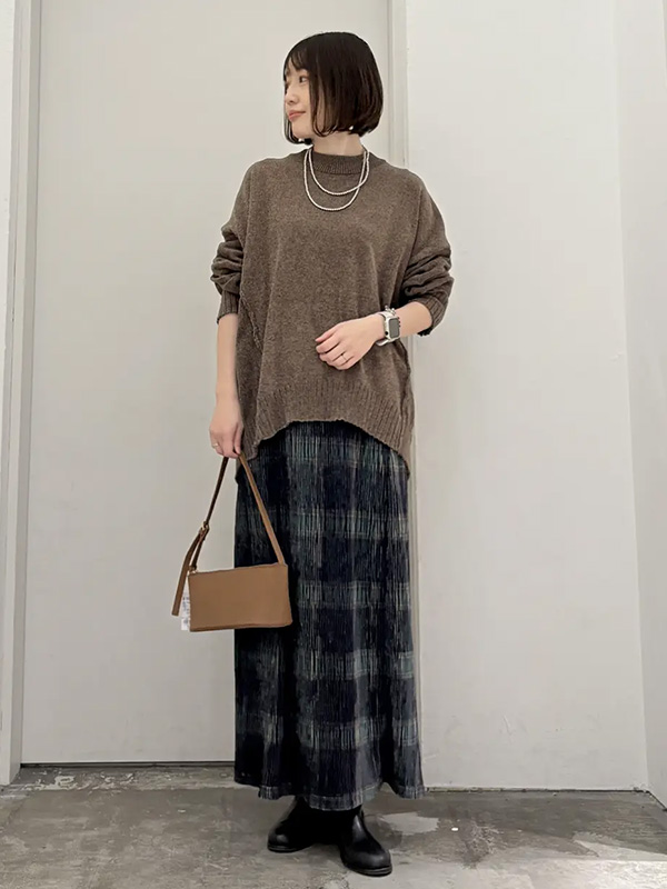 履くだけで冬らしさと洒落感を出せるチェックのロングスカート | 冬服 レディース