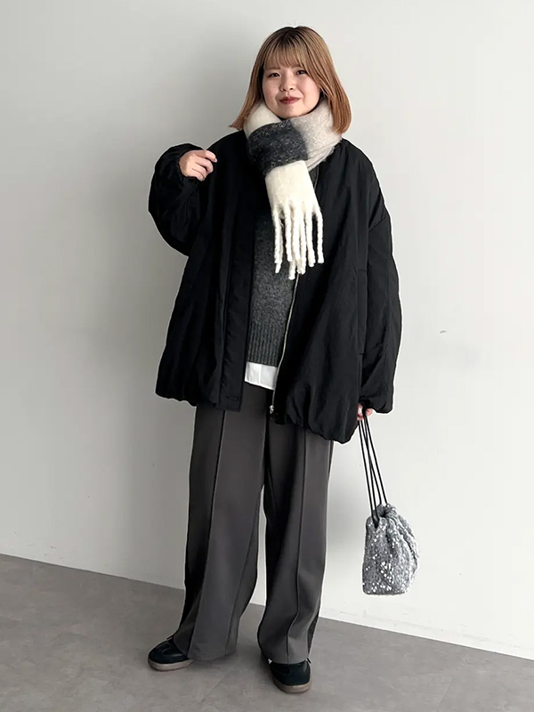 シックな色合いでまとめたカジュアル通勤コーデ | 冬服 レディース