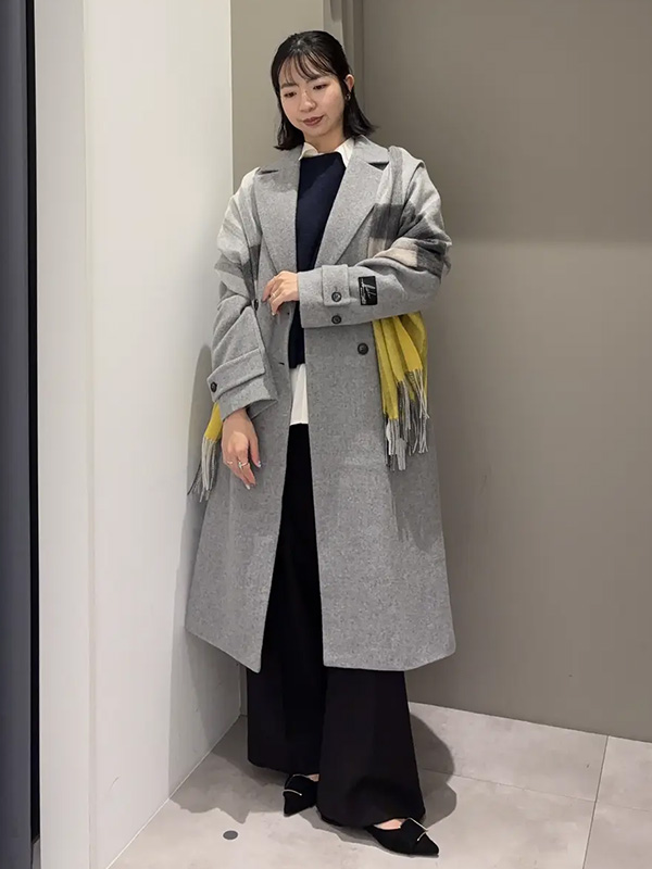 ストールで遊び心を足したきれいめオフィススタイル | 冬服 レディース