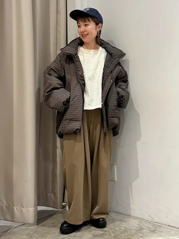 機能性も叶えるコクーンシルエットのボリュームアウターコーデ |【2026最新】冬服レディースコーデ14選 大人女子へのおすすめ冬スタイル|ストライプクラブ