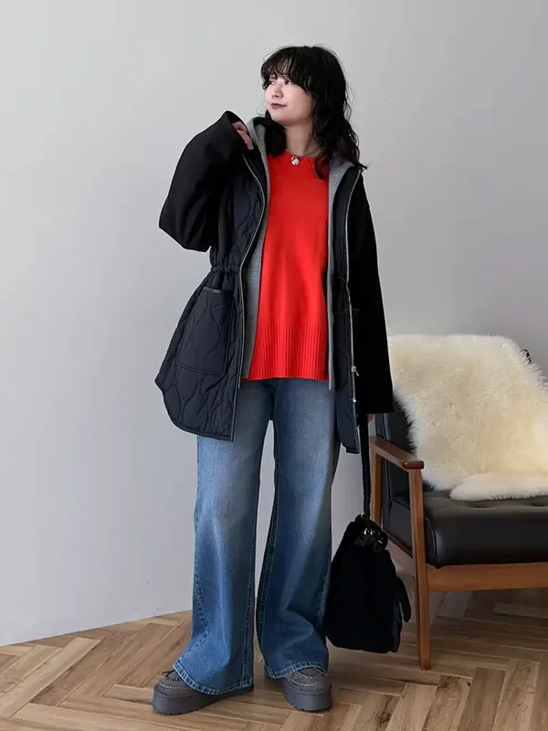 鮮やかオレンジを効かせた大人の華やぎ差し色コーデ |【2026最新】冬服レディースコーデ14選 大人女子へのおすすめ冬スタイル|ストライプクラブ