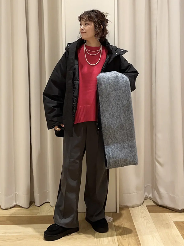 シンプルコーデに飾りたいあったかボリュームマフラー | 冬服 レディース