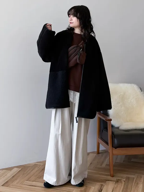 すっきりデザインのあったかボアアウターで休日&ショッピングも軽快に |【2026最新】冬服レディースコーデ14選 大人女子へのおすすめ冬スタイル|ストライプクラブ