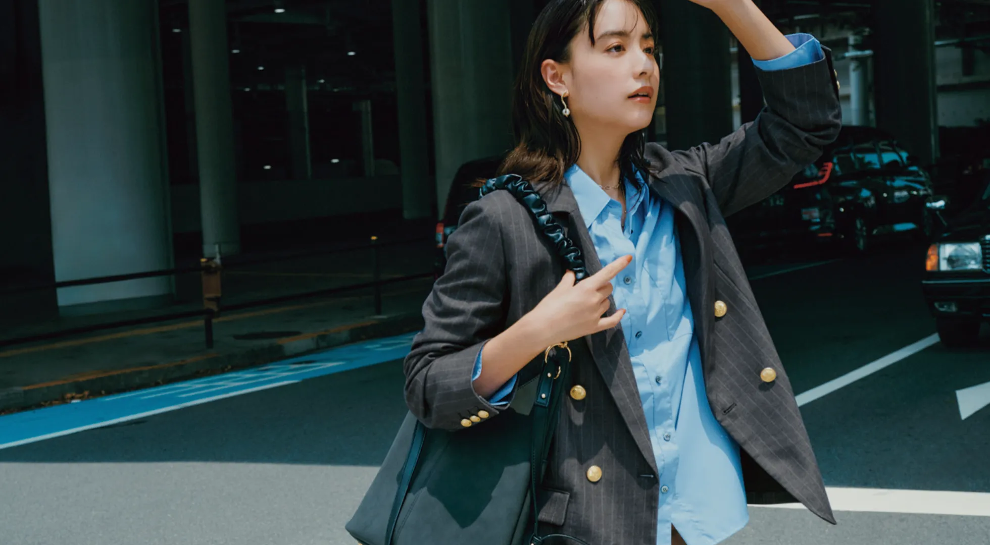 キービジュアル 山本美月「私はジャケット軸のおしゃれで出かけたい」