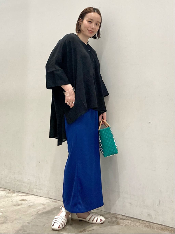 タイトスカートはすっきりIラインで細見え効果も抜群|夏 デート服
