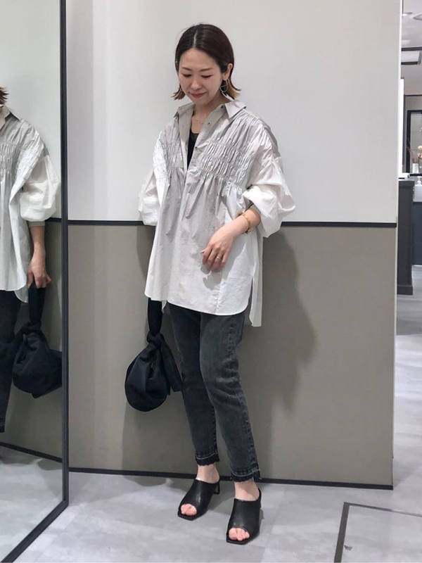 カッコ良さも気軽さも兼ね備えた ブラックデニム|夏 デート服