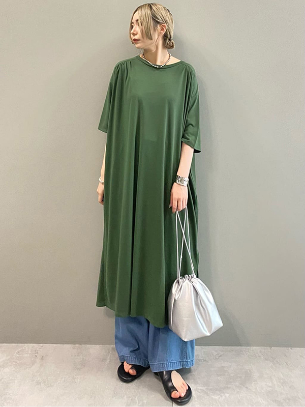 あえての重×重バランスが こなれ感に直結！|夏 デート服